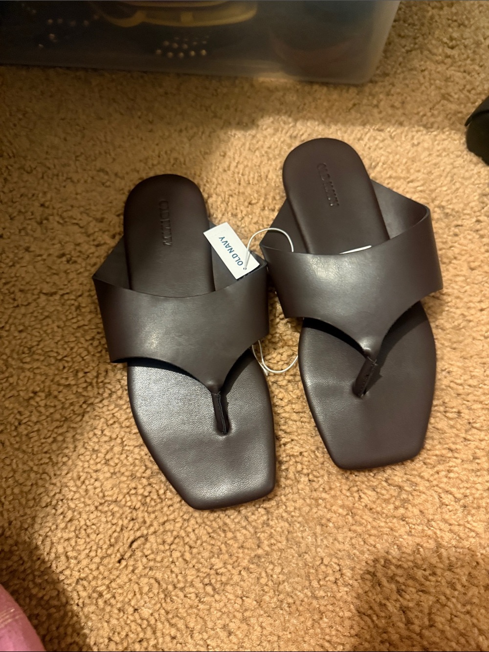 Old Navy Women's Dark Brown Wide Strap Toe-Loop Sandals